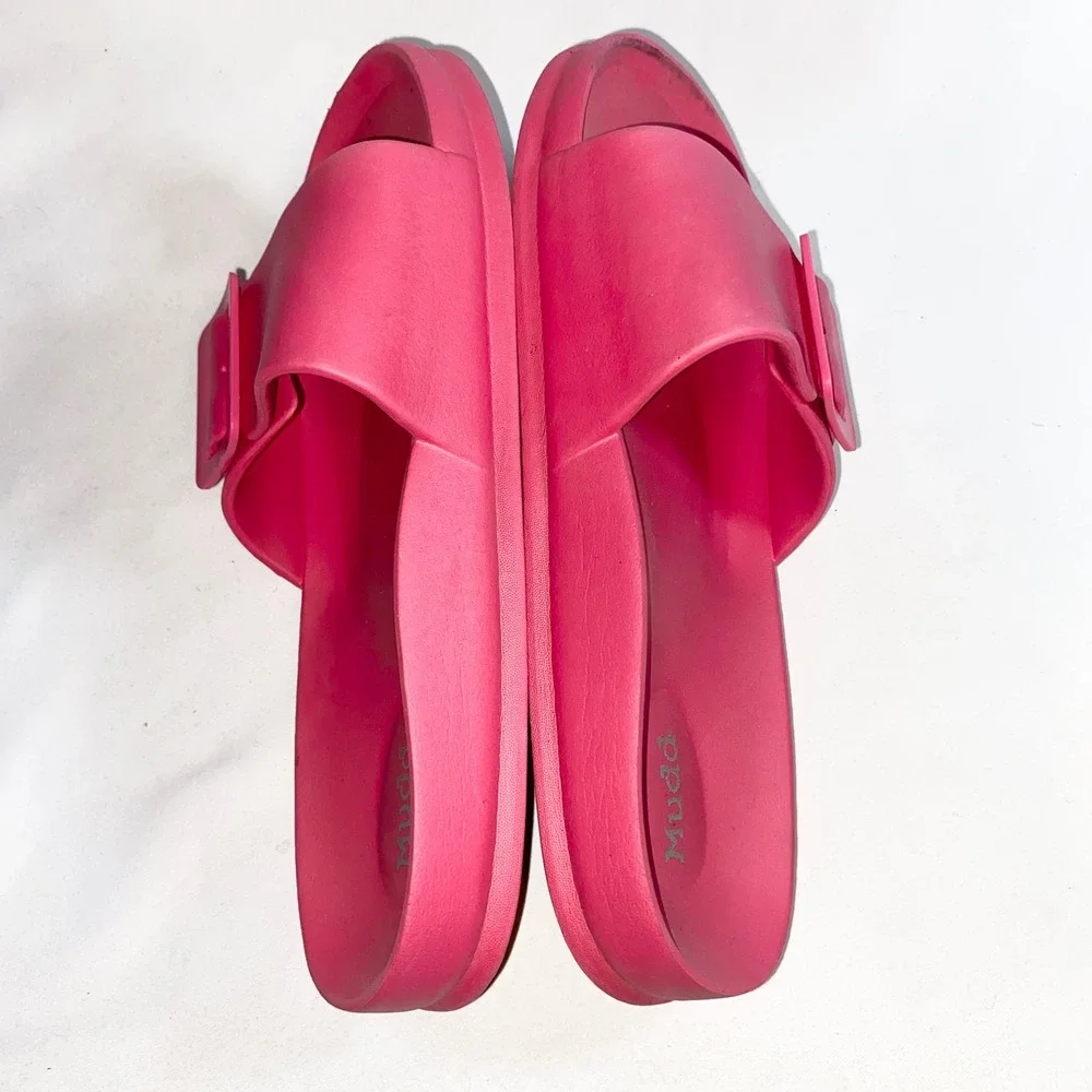 Mudd Hot Pink Buckle Slide Sandals Womens Summer Beach Shoes Vacation Waterproof